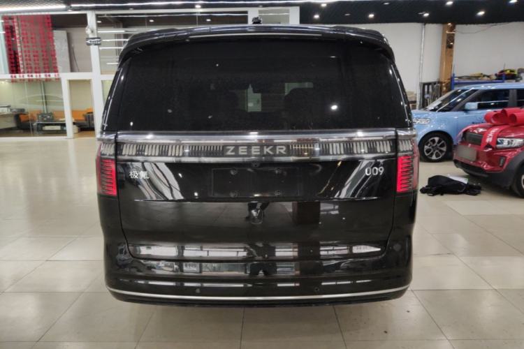 Used Zeekr 009 2022 WE Edition Rear