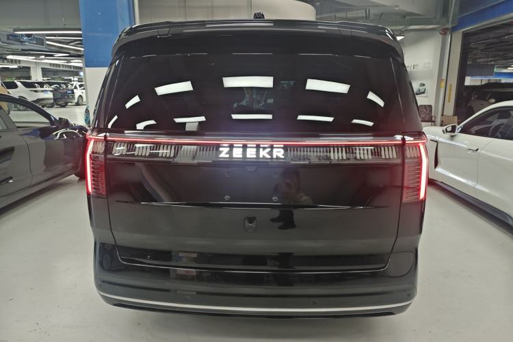 Used Zeekr 009 2022 WE Edition Rear