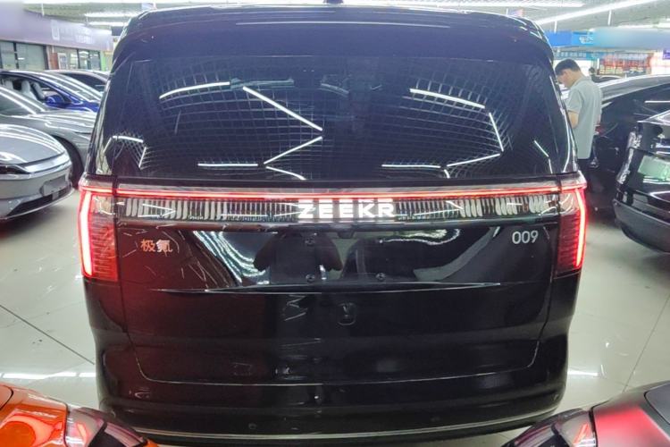Used Zeekr 009 2022 WE Edition Rear