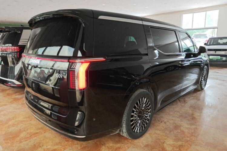 Used Zeekr 009 2022 WE Edition Rear Right 45 Deg