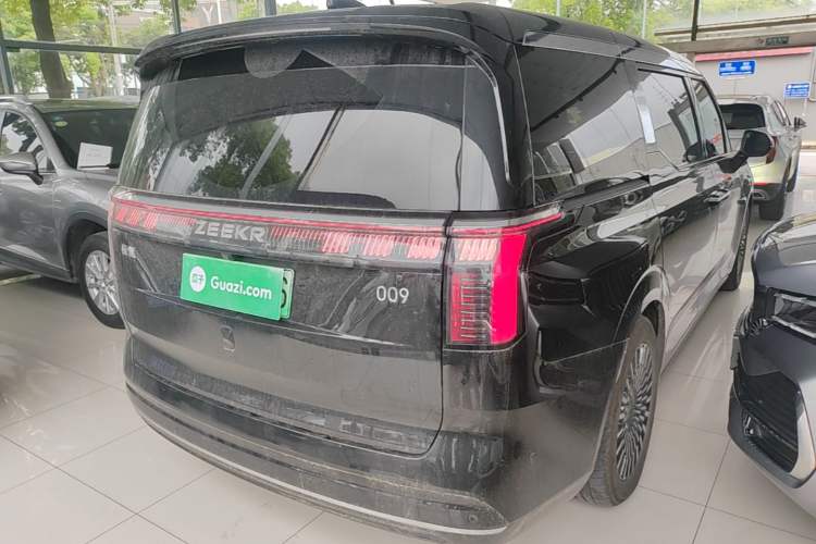 Used Zeekr 009 2022 WE Edition Rear Right 45 Deg