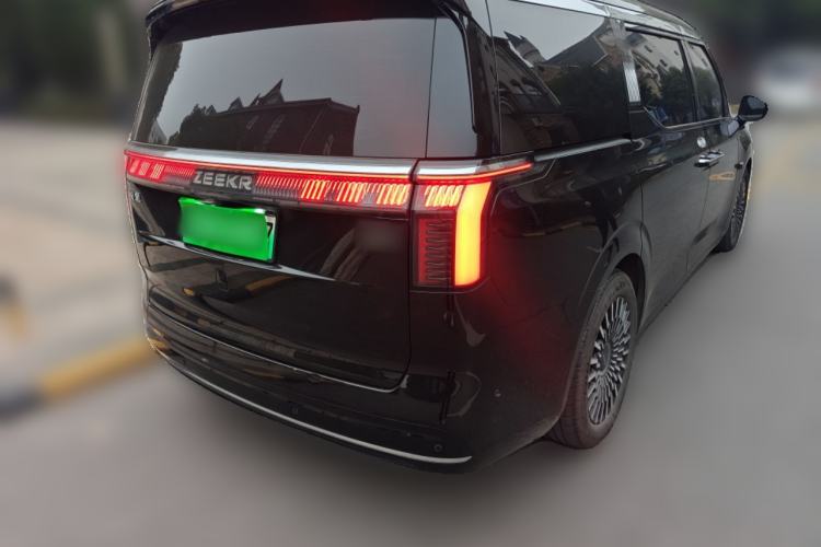Used Zeekr 009 2022 WE Edition Rear Right 45 Deg