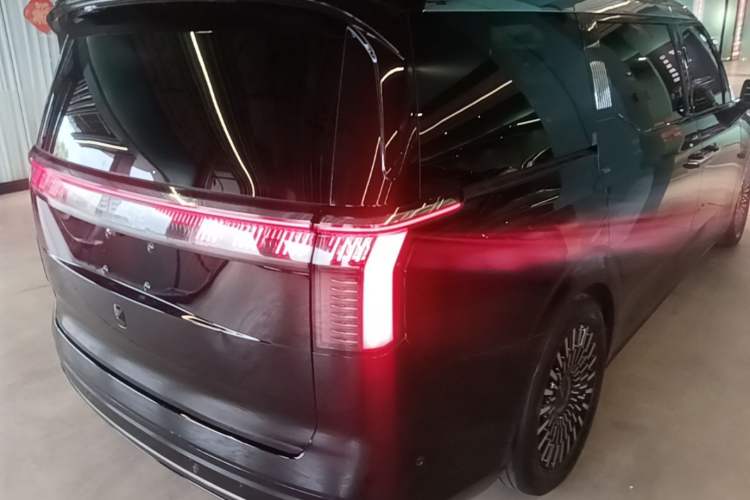Used Zeekr 009 2022 WE Edition Rear Right 45 Deg