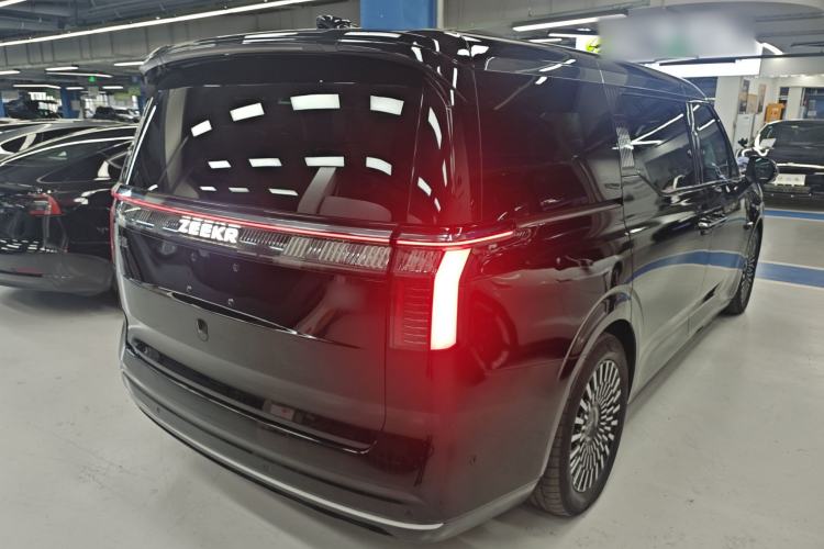 Used Zeekr 009 2022 WE Edition Rear Right 45 Deg