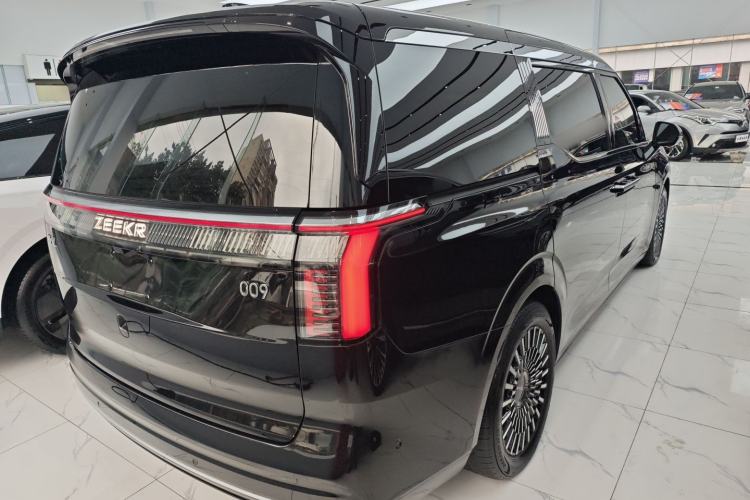 Used Zeekr 009 2022 WE Edition Rear Right 45 Deg