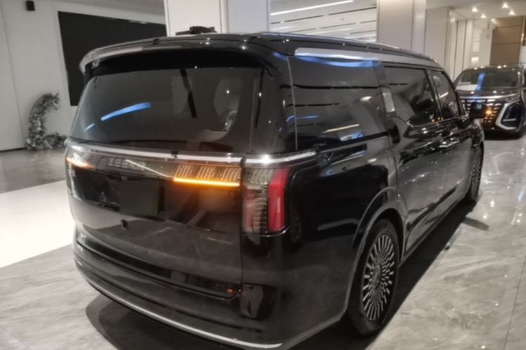 Used Zeekr 009 2022 WE Edition Rear Right 45 Deg