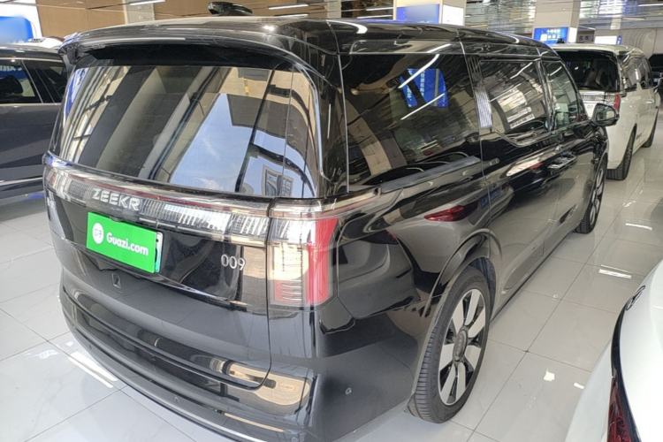 Used Zeekr 009 2022 WE Edition Rear Right 45 Deg