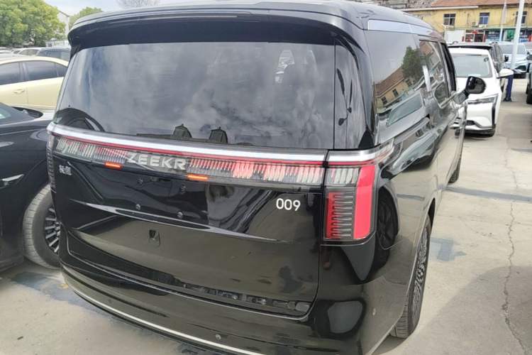 Used Zeekr 009 2022 WE Edition Rear Right 45 Deg