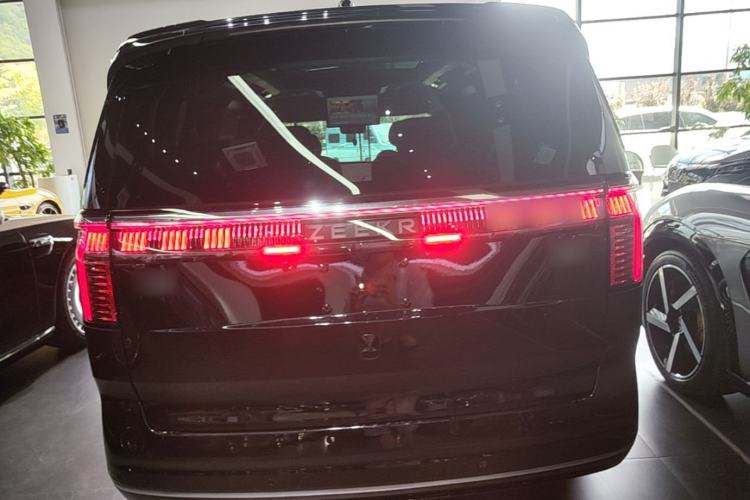 Used Zeekr 009 2022 WE Edition Rear