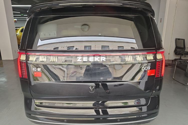 Used Zeekr 009 2022 WE Edition Rear