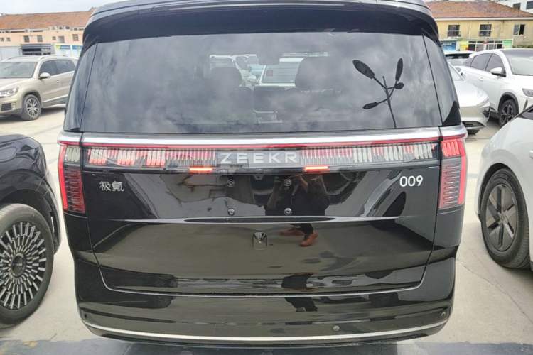 Used Zeekr 009 2022 WE Edition Rear