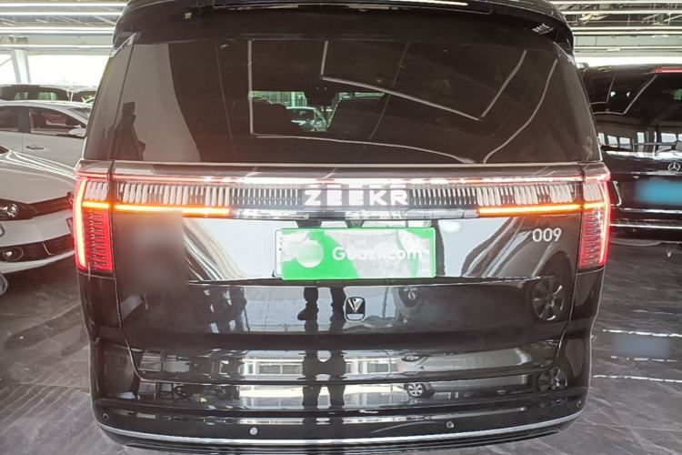 Used Zeekr 009 2022 ME Edition Rear