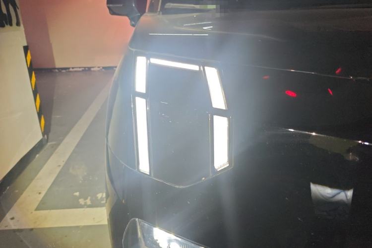 Used Zeekr 009 2022 WE Edition Right Front Headlight