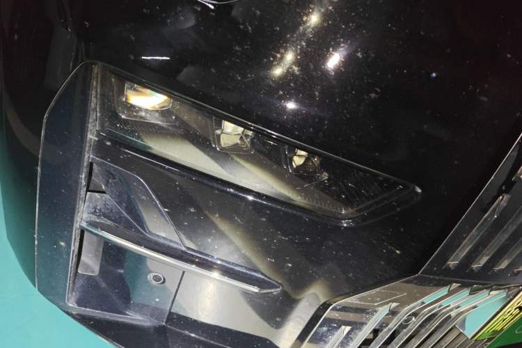 Used Zeekr 009 2022 WE Edition Right Front Headlight