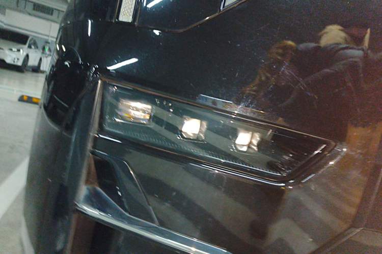 Used Zeekr 009 2022 WE Edition Right Front Headlight