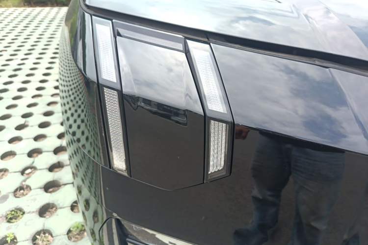 Used Zeekr 009 2022 WE Edition Right Front Headlight