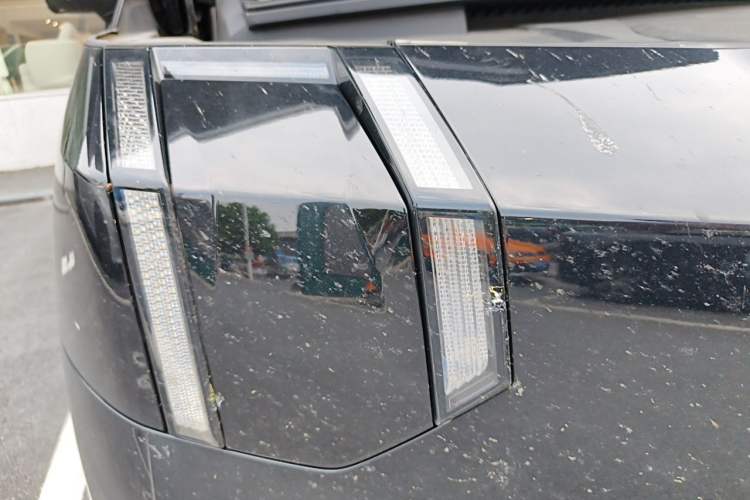 Used Zeekr 009 2022 WE Edition Right Front Headlight