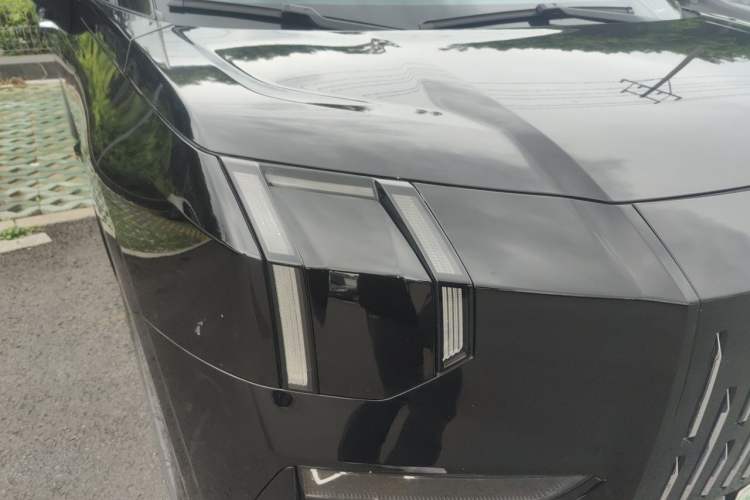 Used Zeekr 009 2022 WE Edition Right Front Headlight