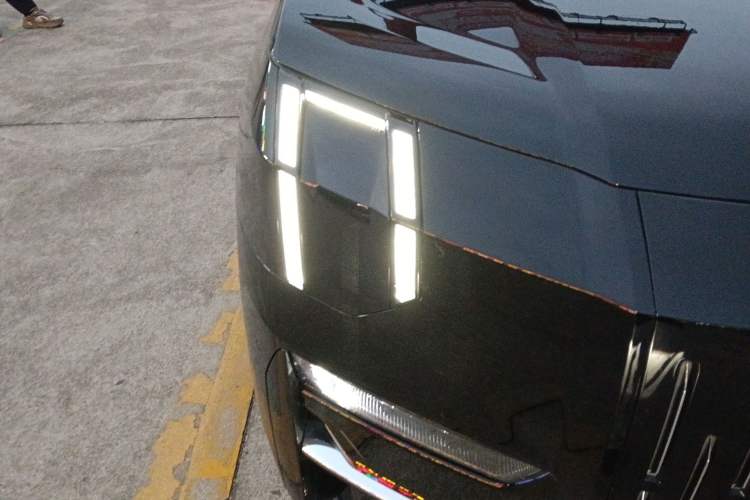 Used Zeekr 009 2022 WE Edition Right Front Headlight