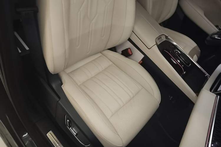 Used Zeekr 009 2022 Revised Model ME Edition Right Front Seat