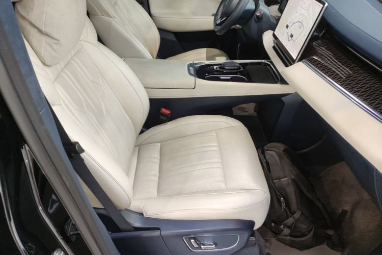 Used Zeekr 009 2022 WE Edition Right Front Seat