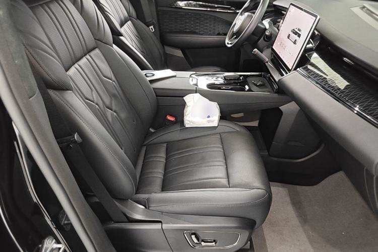 Used Zeekr 009 2022 WE Edition Right Front Seat
