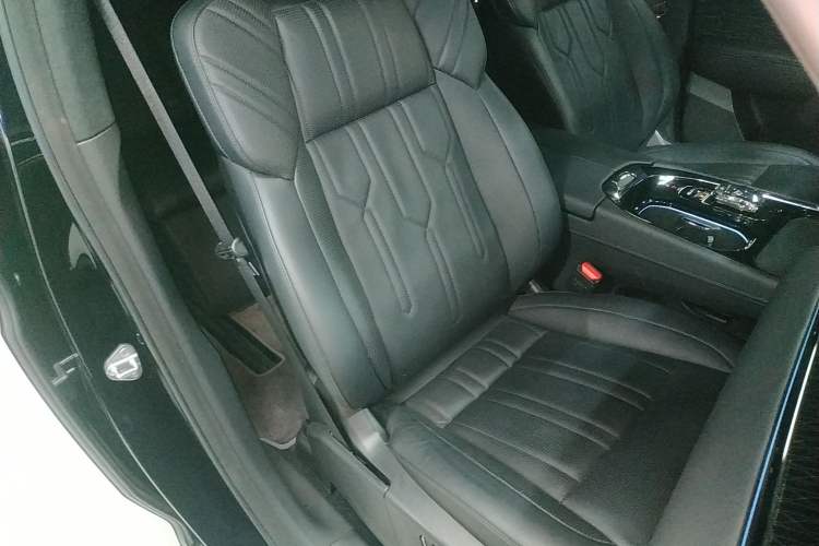 Used Zeekr 009 2022 Revised WE Version Right Front Seat