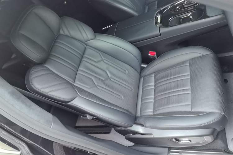 Used Zeekr 009 2022 WE Edition Right Front Seat