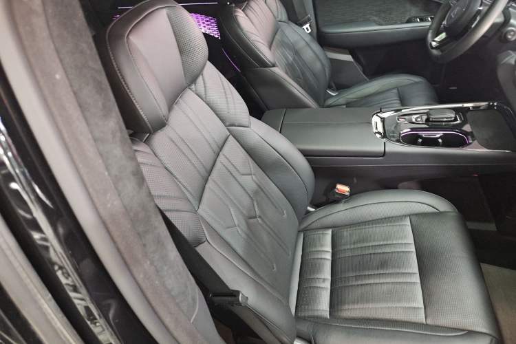 Used Zeekr 009 2022 WE Edition Right Front Seat