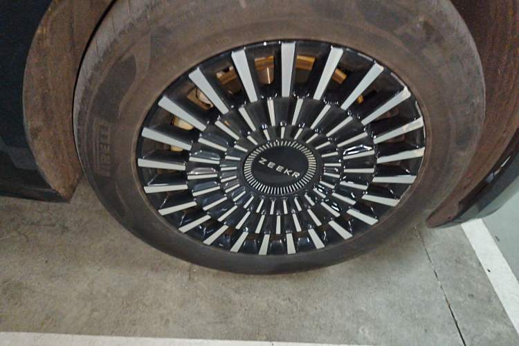 Used Zeekr 009 2022 WE Edition Right Front Wheel Hub