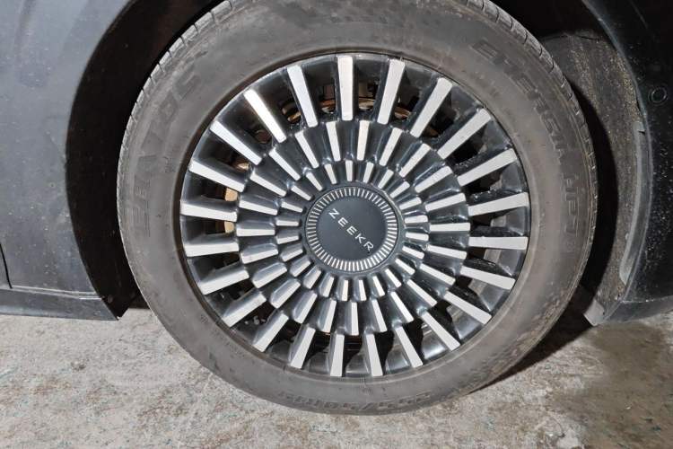 Used Zeekr 009 2022 WE Edition Right Front Wheel Hub