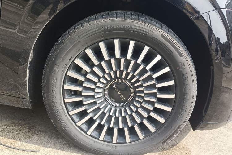 Used Zeekr 009 2022 WE Edition Right Front Wheel Hub