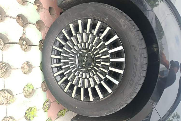 Used Zeekr 009 2022 WE Edition Right Front Wheel Hub