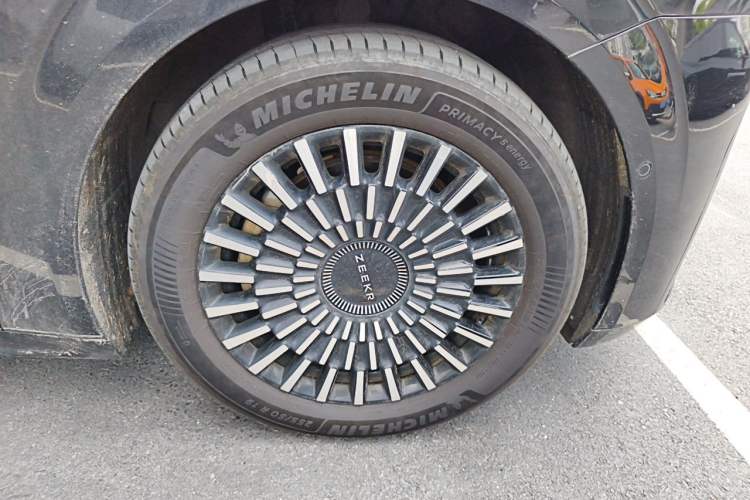 Used Zeekr 009 2022 WE Edition Right Front Wheel Hub
