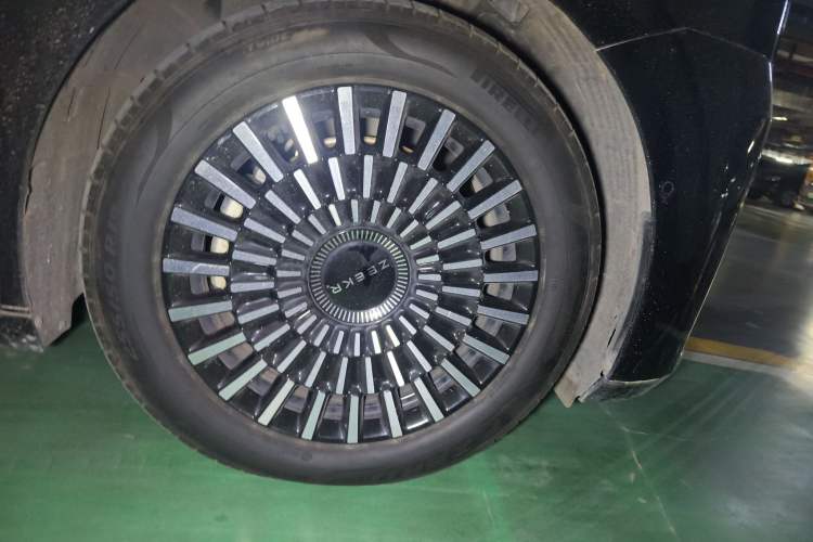 Used Zeekr 009 2022 Revised Model ME Edition Right Front Wheel Hub