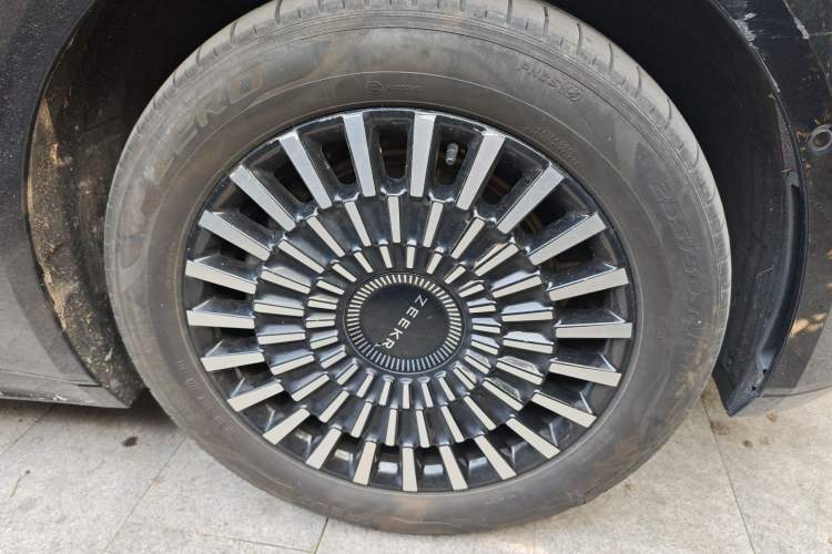 Used Zeekr 009 2022 WE Edition Right Front Wheel Hub