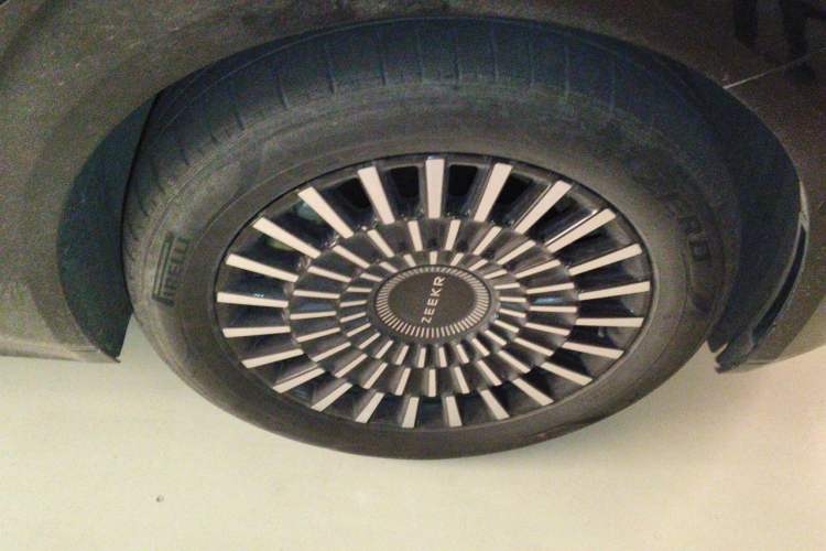 Used Zeekr 009 2022 WE Edition Right Front Wheel Hub