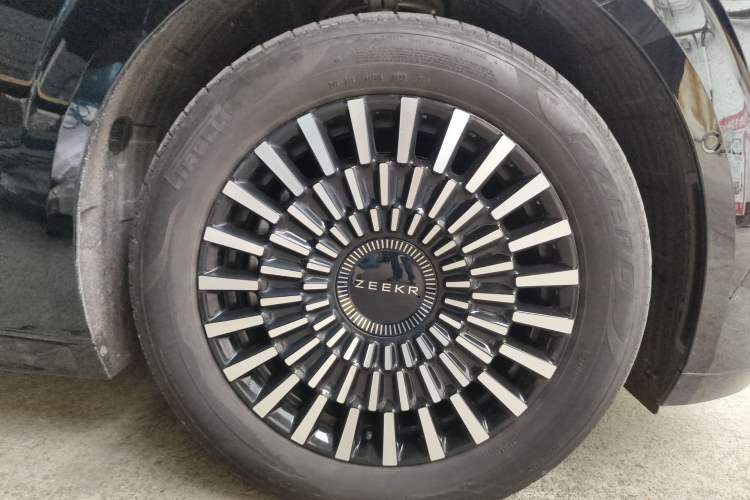 Used Zeekr 009 2022 WE Edition Right Front Wheel Hub