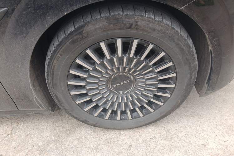 Used Zeekr 009 2022 WE Edition Right Front Wheel Hub