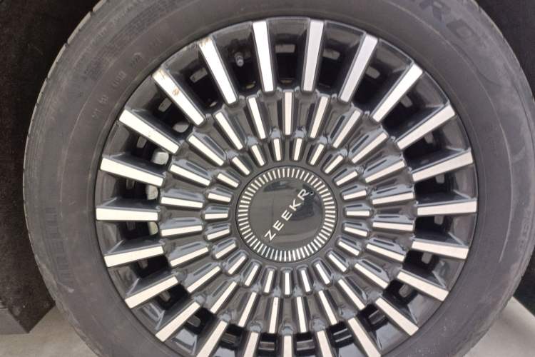 Used Zeekr 009 2022 WE Edition Right Front Wheel Hub