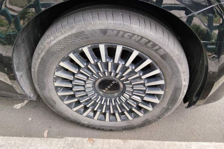 Used Zeekr 009 2022 WE Edition Right Front Wheel Hub