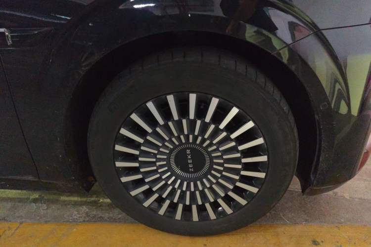 Used Zeekr 009 2022 WE Edition Right Front Wheel Hub