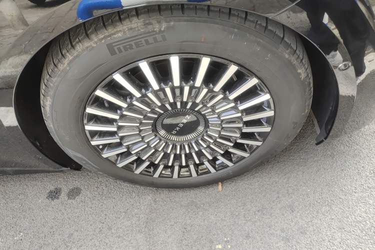 Used Zeekr 009 2022 WE Edition Right Front Wheel Hub