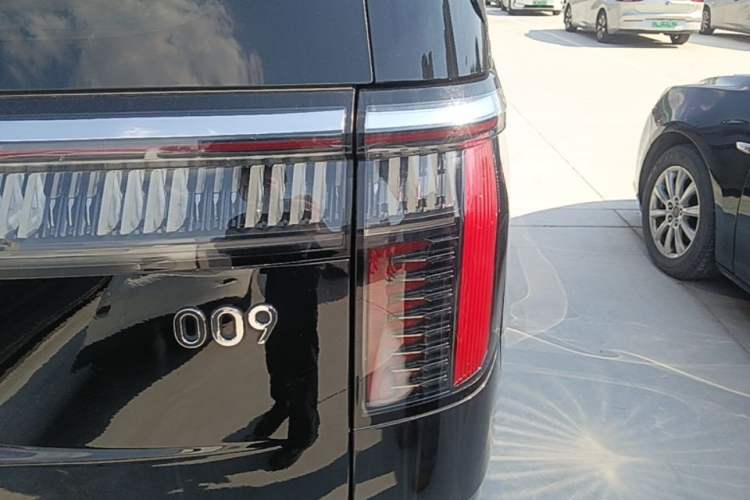 Used Zeekr 009 2022 ME Edition Right Rear Taillight
