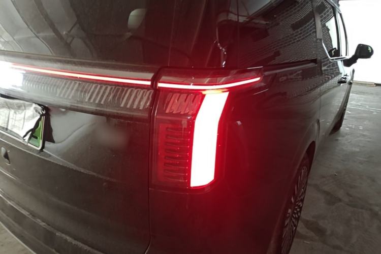 Used Zeekr 009 2022 WE Edition Right Rear Taillight