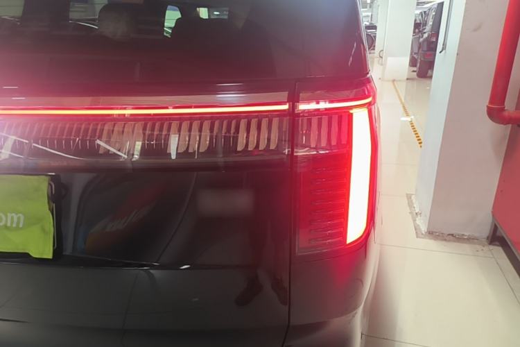 Used Zeekr 009 2022 WE Edition Right Rear Taillight