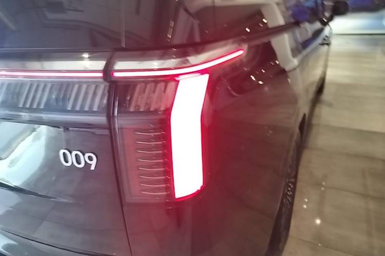 Used Zeekr 009 2022 WE Edition Right Rear Taillight