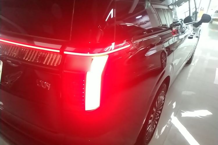 Used Zeekr 009 2022 Revised WE Version Right Rear Taillight