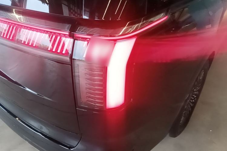 Used Zeekr 009 2022 WE Edition Right Rear Taillight