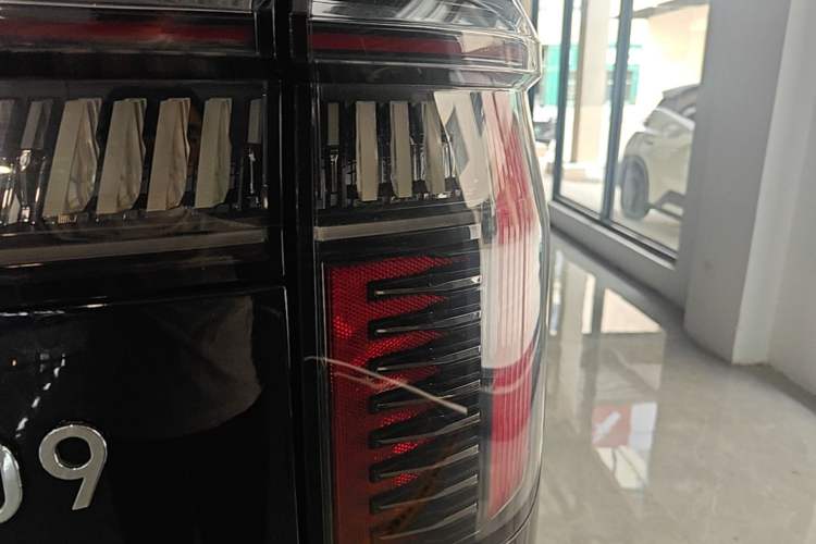 Used Zeekr 009 2022 ME Edition Right Rear Taillight